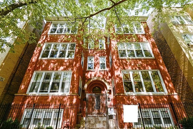1st image of 1430 W Thome Ave #1E