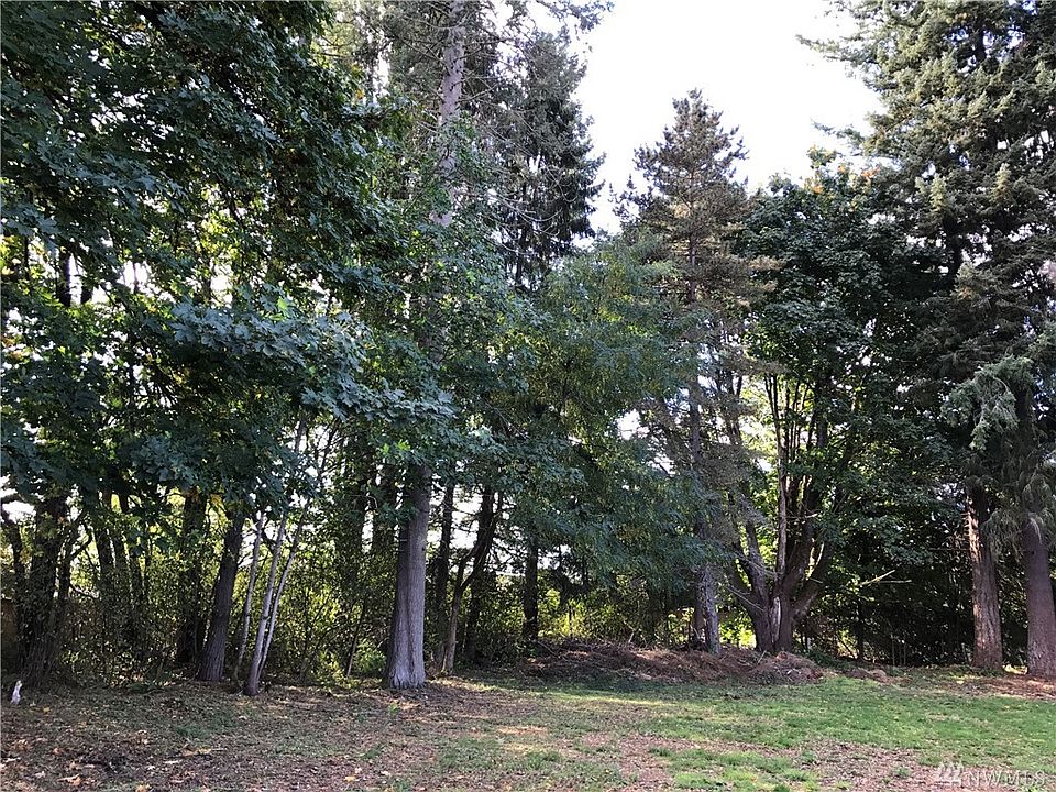 1st image of 1740 28th Ln NE