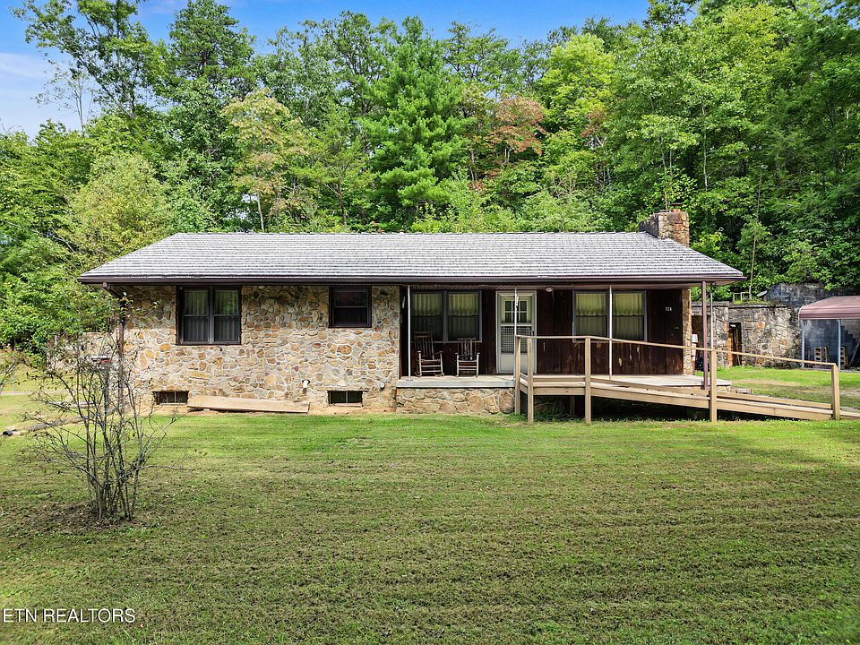 1st image of 724 Caney Creek Rd