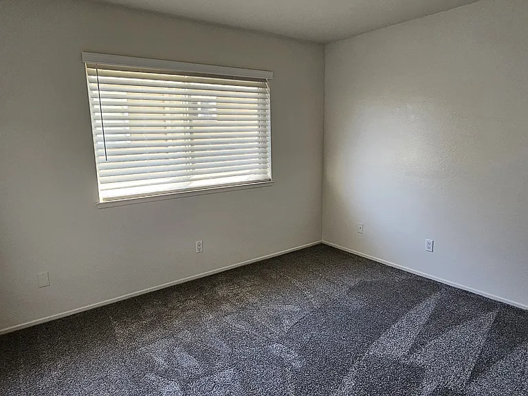 2948 Winfield Ave — Photo 7