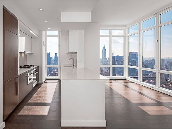 3rd image of 605 W 42nd St Ph 1W