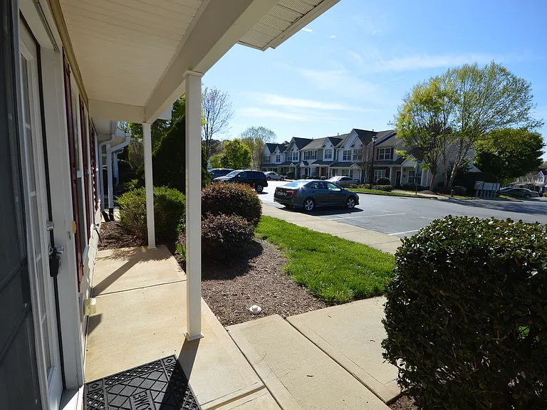 3615 Bison Hill Ln — Photo 5