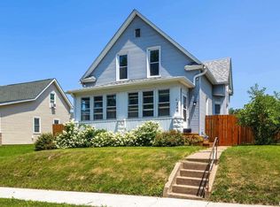 240 45th St, Moline, IL 61265