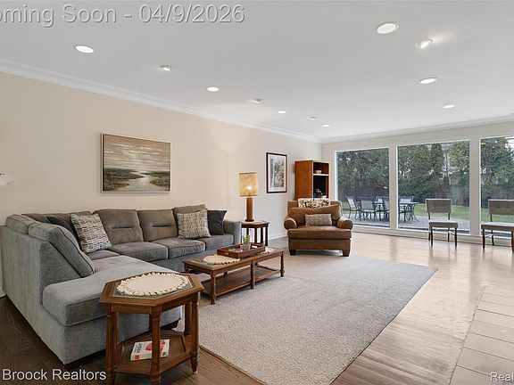 5th image of 73 Hawthorne Rd