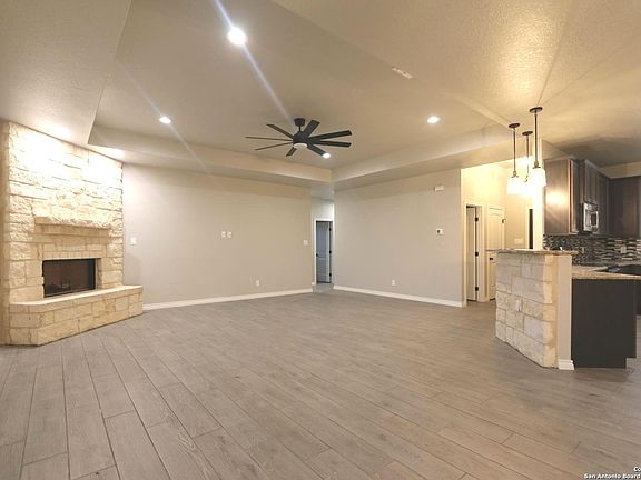 3rd image of 105 HONDO DRIVE