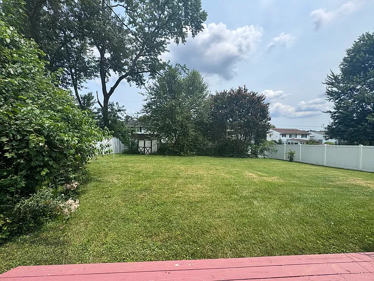 2113 Folkstone Rd — Photo 26
