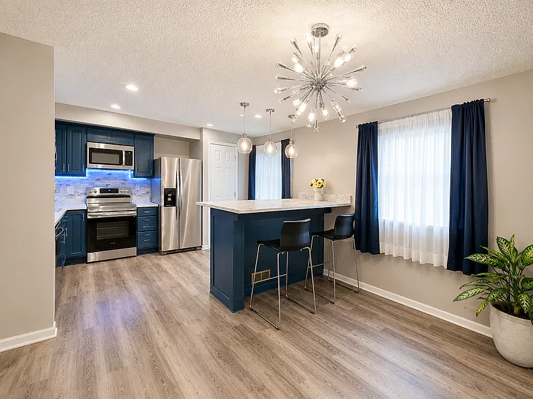 19105 Willow Spring Dr — Photo 4