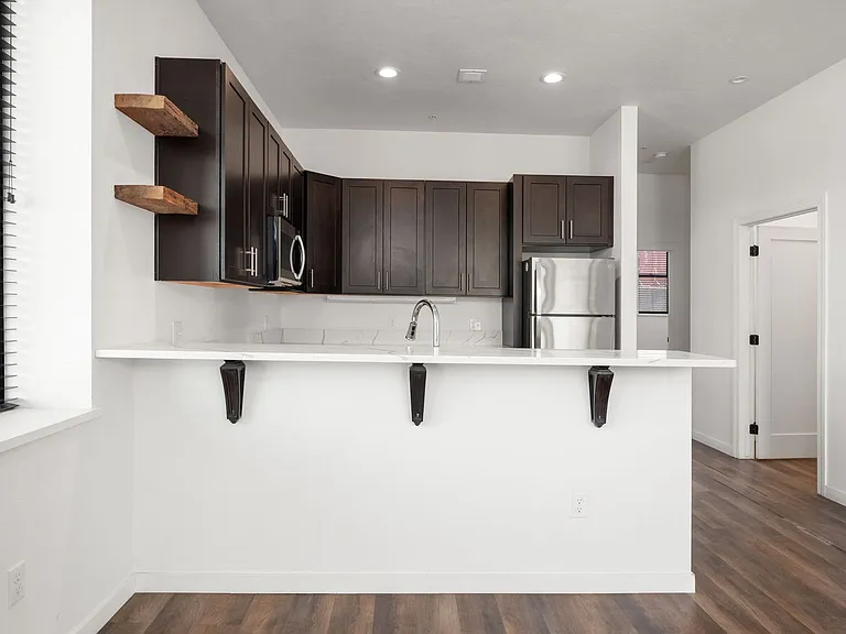 131 S Sherman St — Photo 37