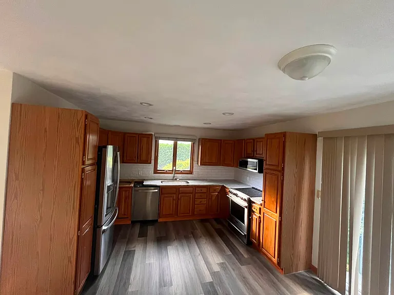 400 Commonwealth Ave #9 — Photo 6