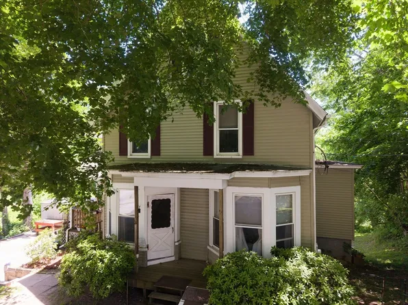 52 Cherry St, Spencer, MA 01562