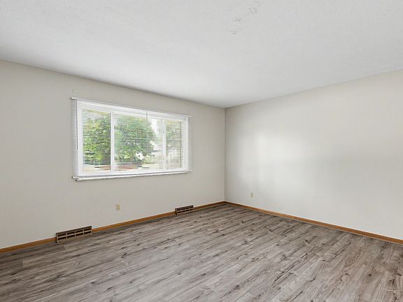 5th image of 3751 Kent Rd #1