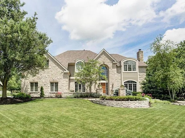 8240 Davington Dr, Dublin, OH 43017