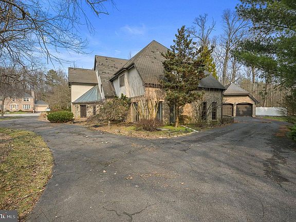 4th image of 271 Troon Rd