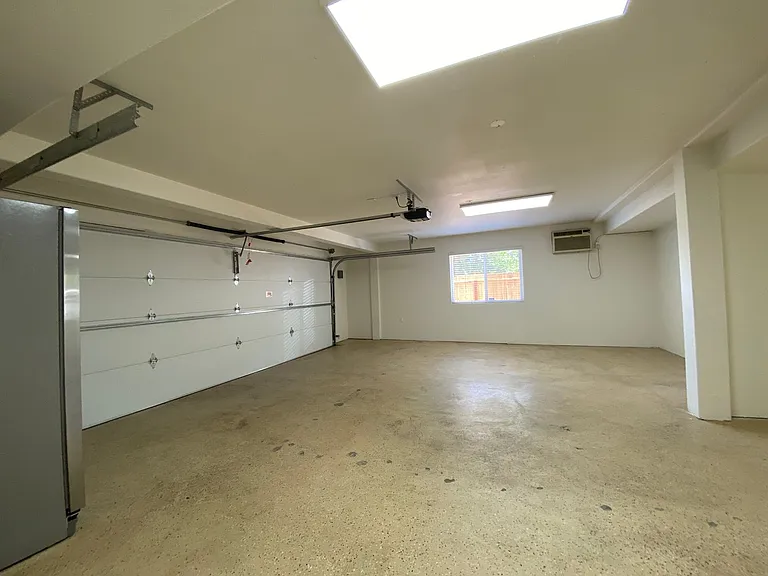 3010 N Broadway — Photo 22