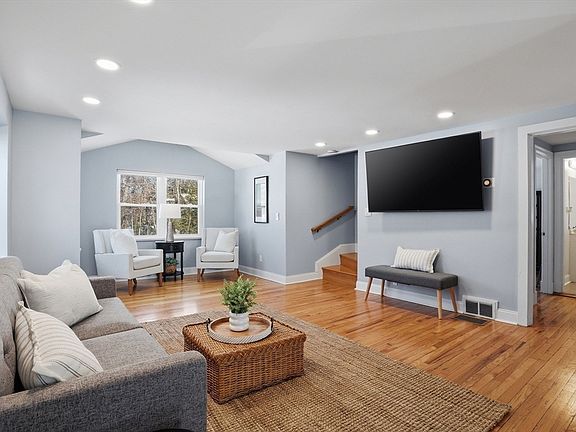 4th image of 18 Hayward Rd