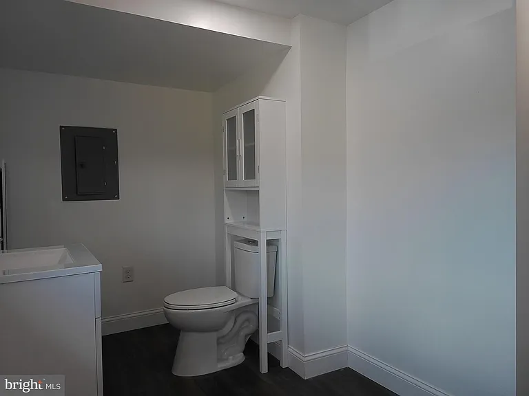 640 E Chestnut St #1 — Photo 9