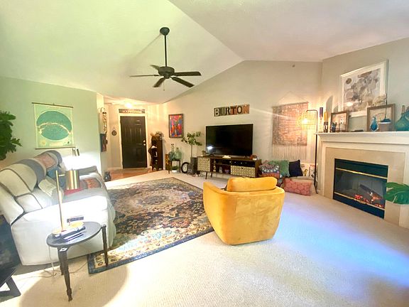 5th image of 1628 Ashley Ct APT 302