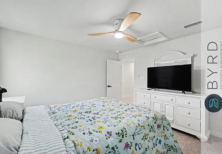18606 Holly Crest Dr — Photo 25