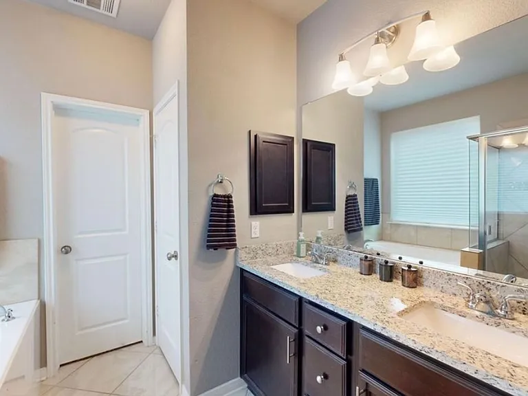 3602 Addison St — Photo 8