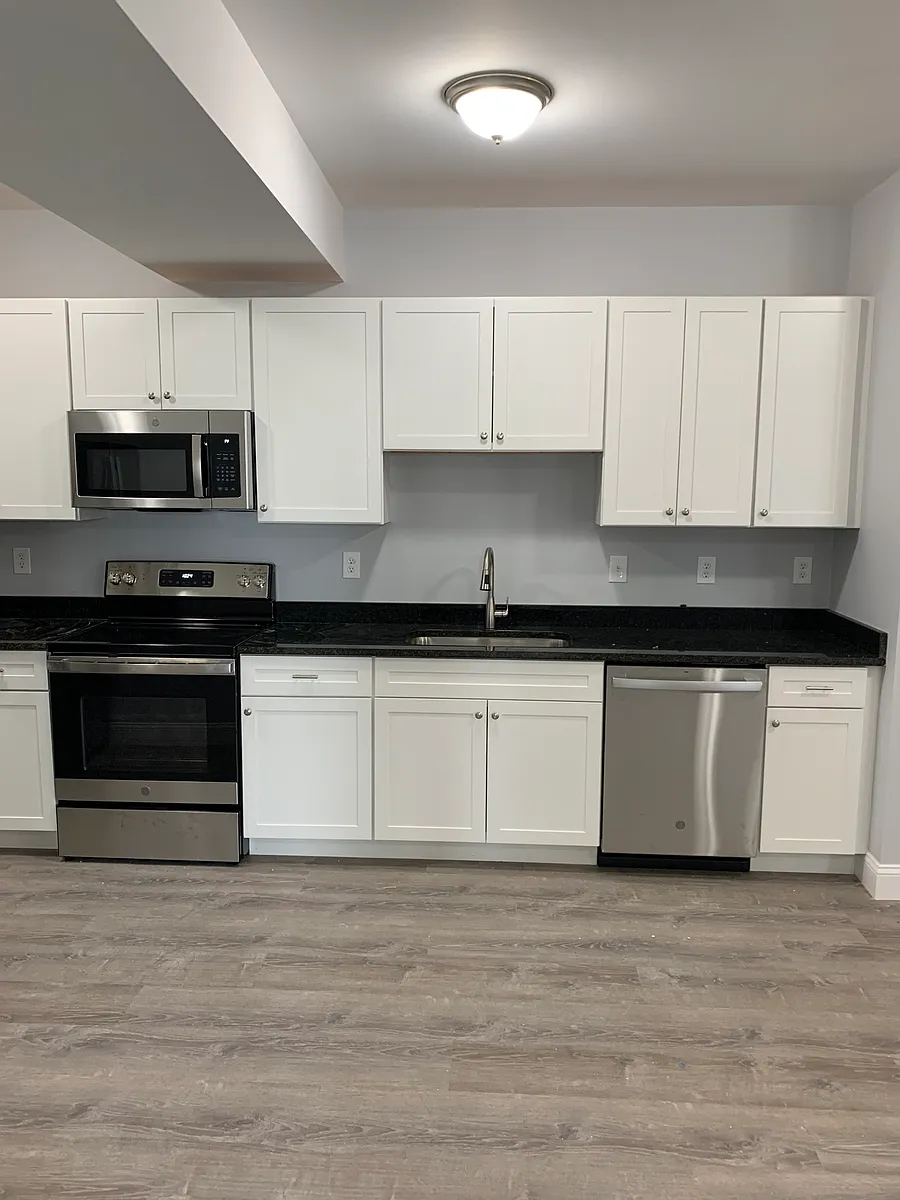 Building Photo - 34 Morris St #203