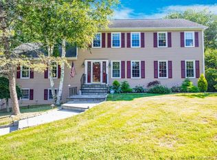 4 Kettle Creek Ln, Monroe, CT 06468