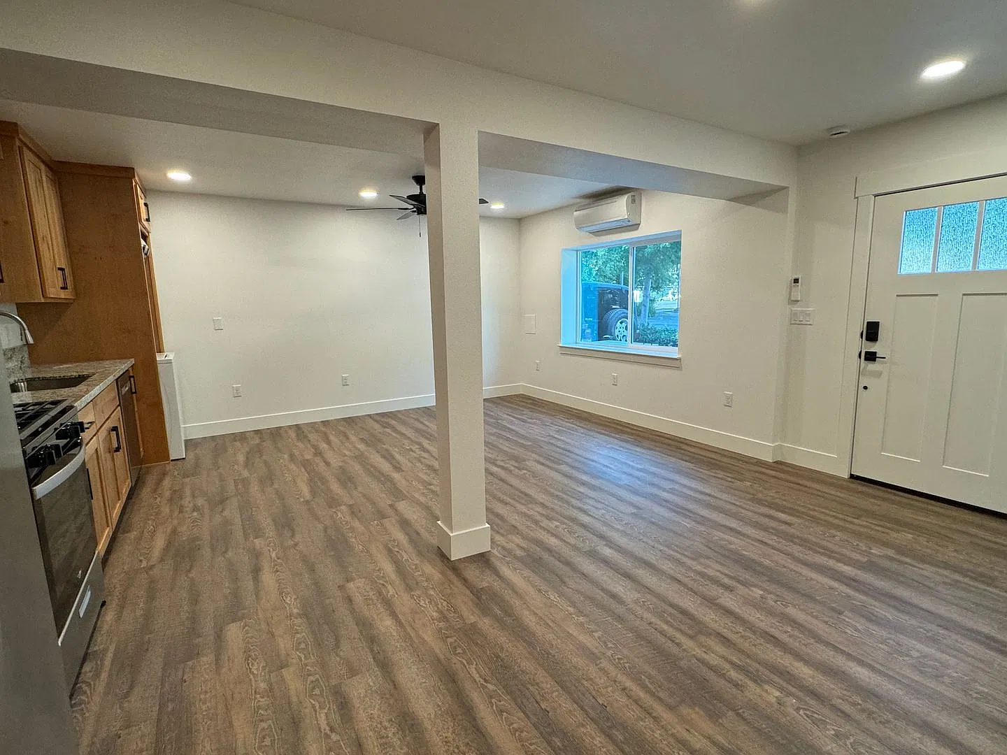848 W 1st Street — Photo 3