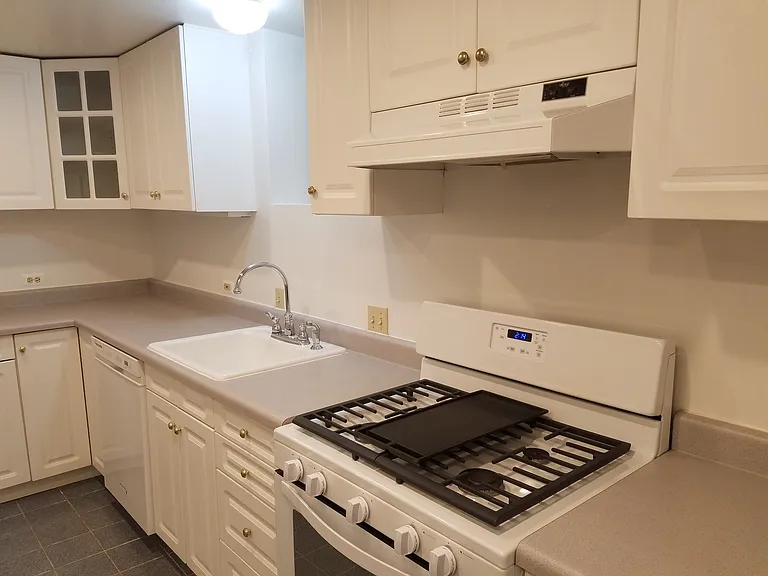 3642 N Janssen Ave #1 — Photo 4