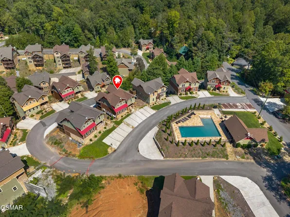 810 Blacksmith Way, Gatlinburg, TN 37738
