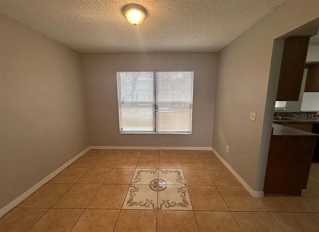 3 bed, 2.0 bath, 1332 sqft, $1,899 — Photo 4
