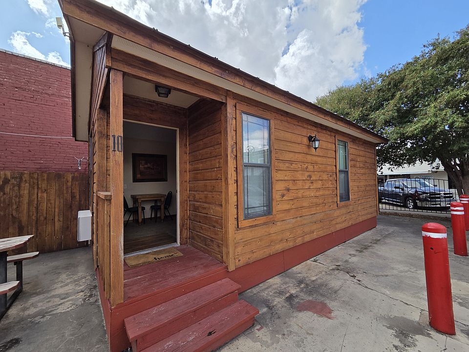 2nd image of 1328 3rd St #1
