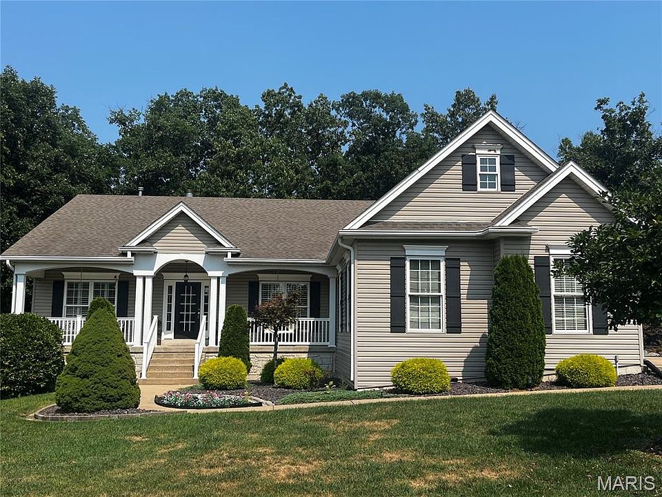 1st image of 304 Crescent Oak Ct