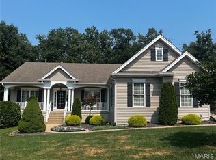 304 Crescent Oak Ct, Wentzville, MO 63385