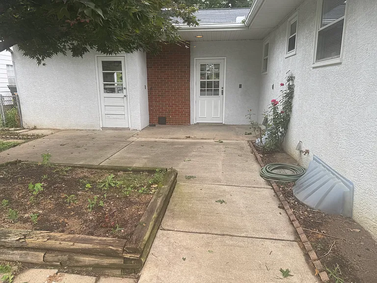 5394 Redwood Rd — Photo 2