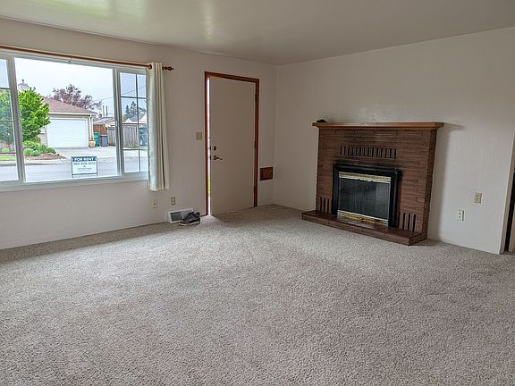 2nd image of 1511 Shirley Pl