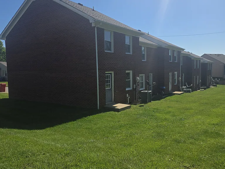 204 Strawberry Ln — Photo 15