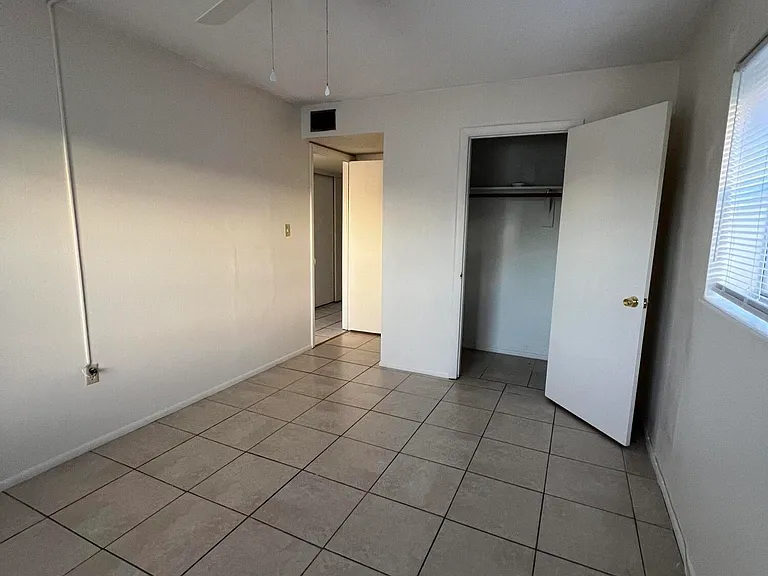 190 E Olmstead Dr #H1 — Photo 9