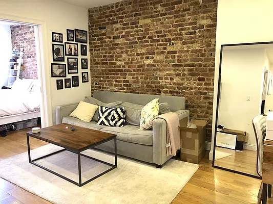 Rented by REAL New York | media 7