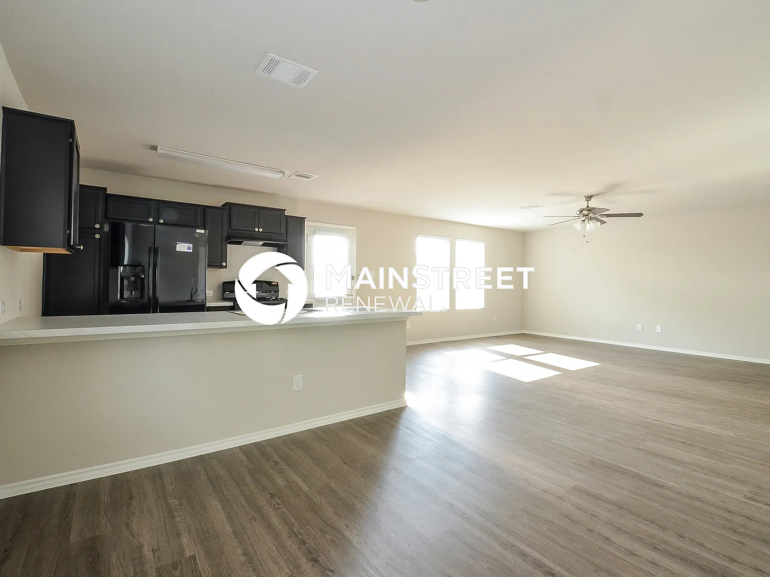 5002 Everett Loop — Photo 4