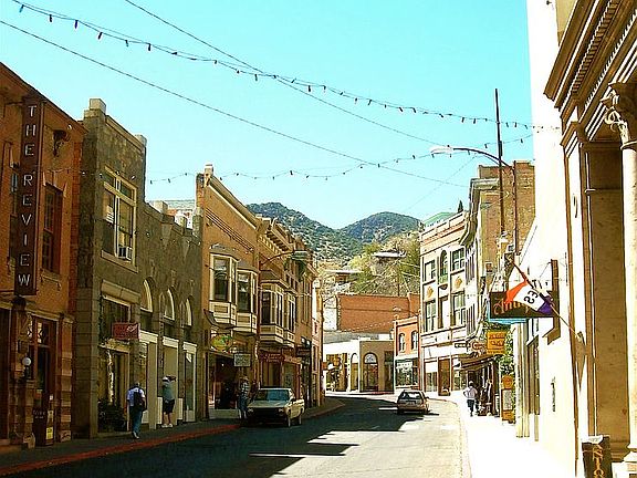 Bisbee, only 20min away!