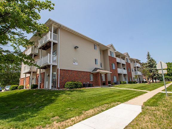 2nd image of 1401 N Dakota Ave #005f4e930