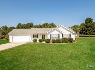 195 Falcon Ridge Dr, Covington, GA 30016