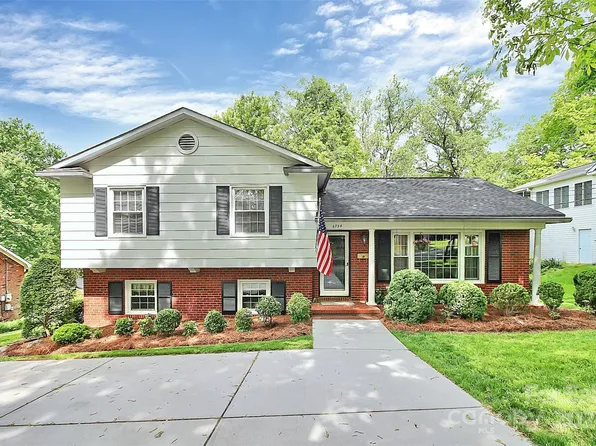 6754 Lancer Dr, Charlotte, NC 28226