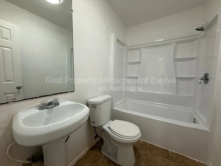 3223 W Madison St #3 — Photo 7
