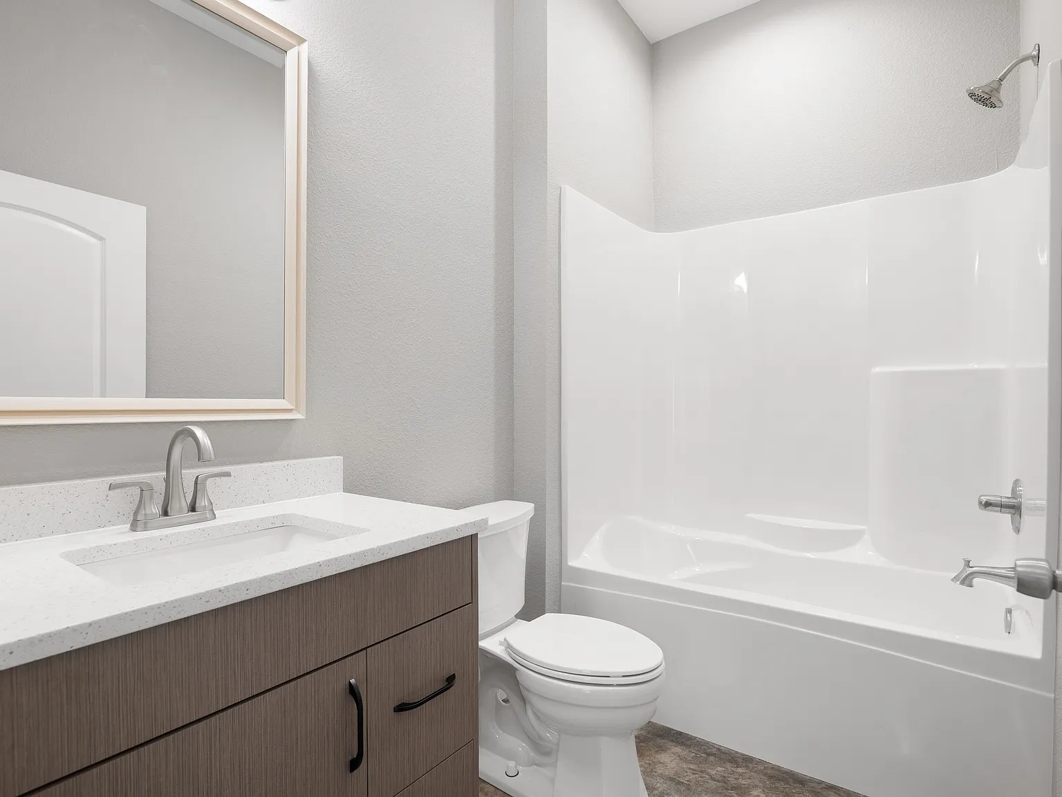 3 bed, 1377 sqft, $1,650 — Photo 4