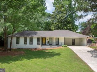 649 Rollingwood Dr, Stone Mountain, GA 30087