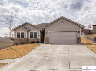 608 S 16th St, Fort Calhoun, NE 68023