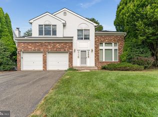 12 Bellaire Dr, Princeton, NJ 08540