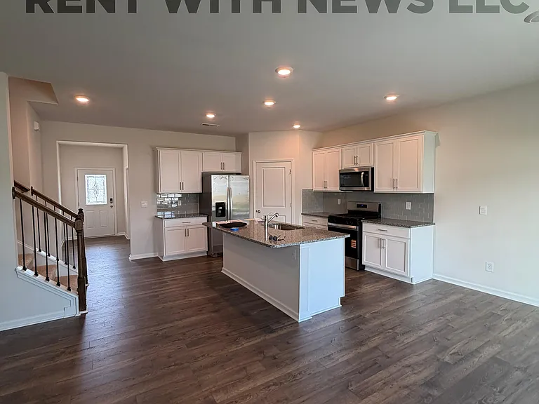 105 Brookberry Ct — Photo 9