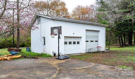 5th image of 2971 21st Street Ln NE