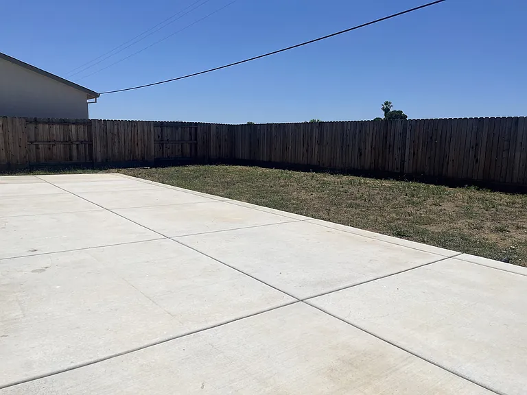 6334 Trevor — Photo 12